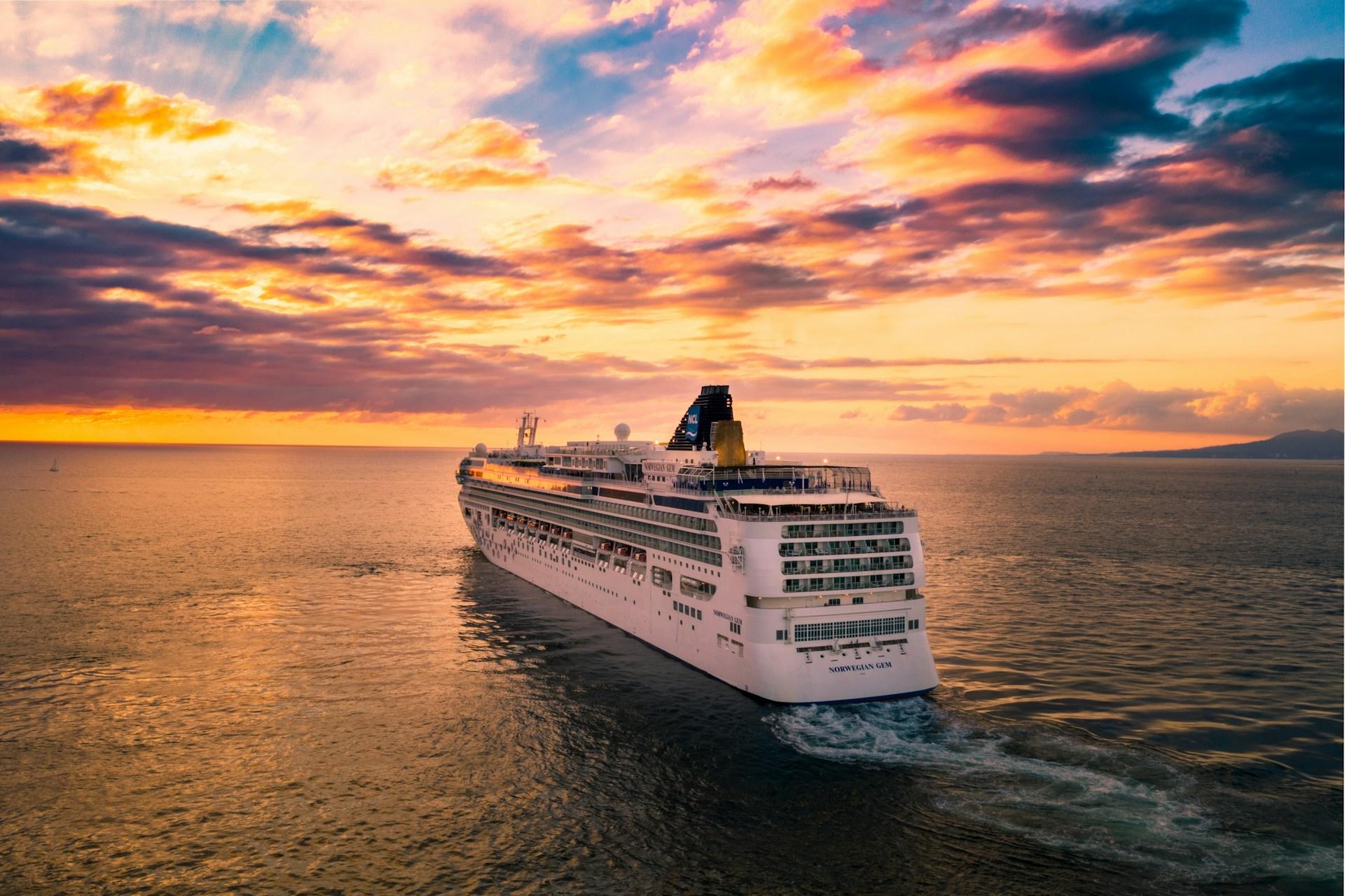17 Days Ultimate Cruise Umrah Combo